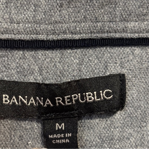 Men's Gray Button Down Shirt Size Medium. Banana Republic. SKU 23 - Picture 3 of 8